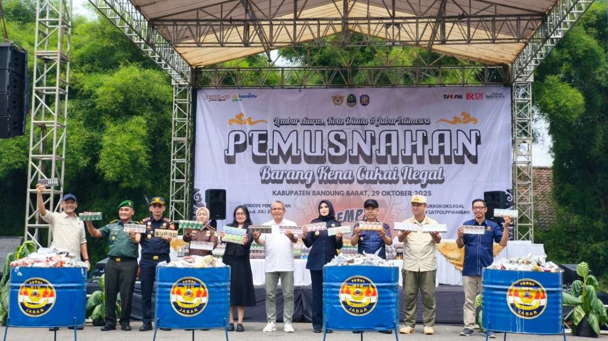 Pemdaprov Jabar Bersama Kanwil Bea Cukai Musnahkan Barang Kena Cukai Ilegal Senilai Rp10 Miliar