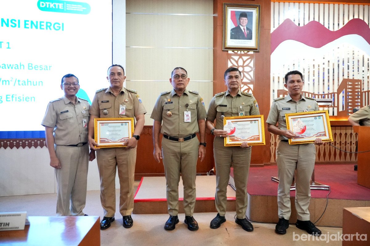 Tiga Kantor Kecamatan di Jakpus Raih Penghargaan Efisiensi Energi