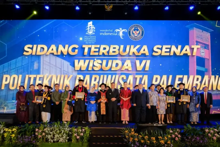 Menteri Pariwisata Ajak Lulusan Poltekpar Palembang jadi Motor Penggerak Pariwisata Berkelanjutan