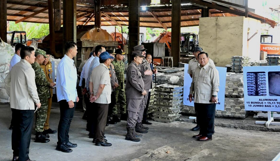 Presiden Prabowo Saksikan Langsung Penyerahan Aset Barang Rampasan Negara dari Tambang Ilegal kepada PT Timah