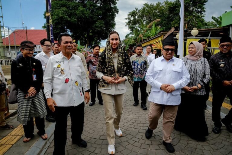 Kementerian Pariwisata dan BPJPH Perluas Sertifikasi Halal bagi Produk UMKM di 1.500 Desa Wisata