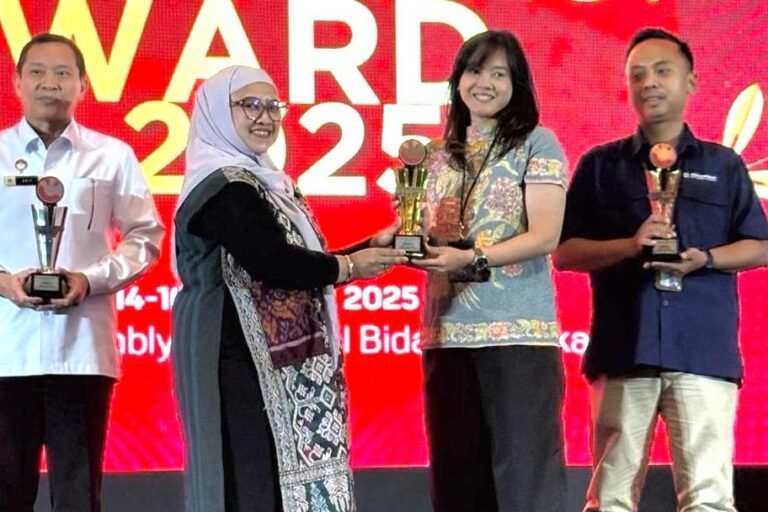Kemenpar Raih Juara Strategi Komunikasi Terbaik dalam Information Transparency Award 2025