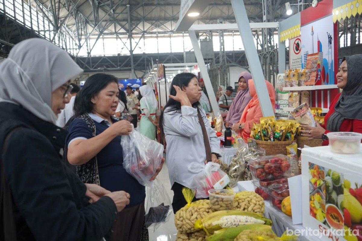 Yuk Belanja Produk UMKM di Bazar Heritage Stasiun Tanjung Priok