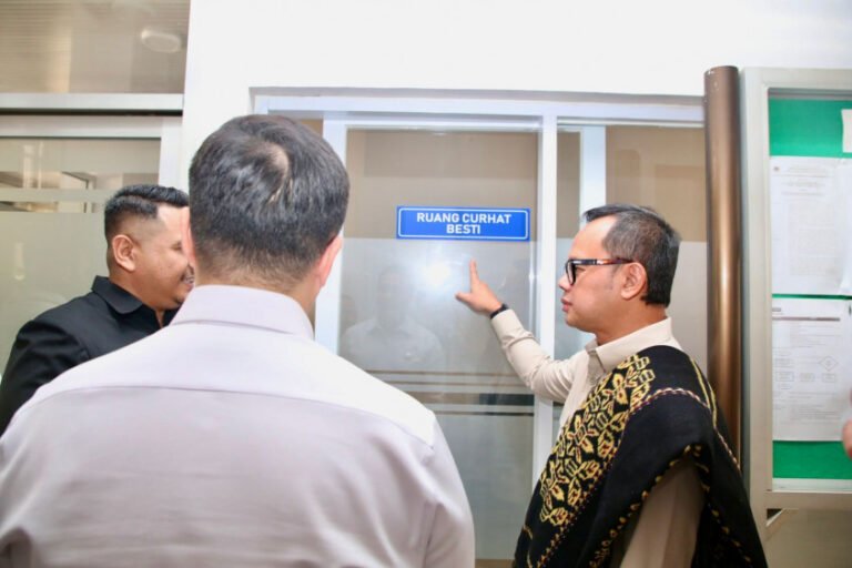 Tinjau MPP Kota Kupang, Wamendagri Bima Apresiasi Inovasi Layanan Publik