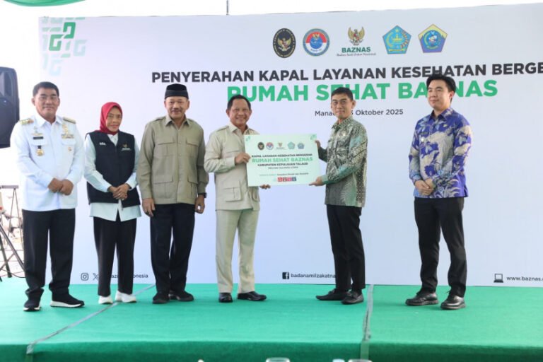 Mendagri Saksikan Penyerahan Bantuan Kapal Layanan Kesehatan Baznas ke Pemkab Kepulauan Talaud dan Sangihe