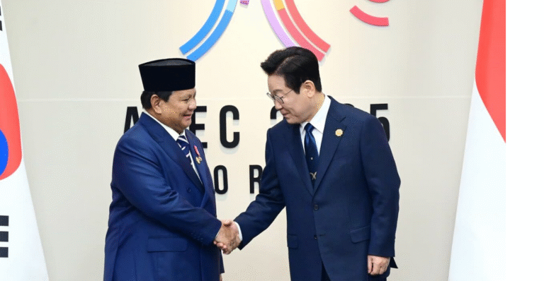 Di Sela KTT APEC 2025, Presiden Prabowo dan Presiden Lee Gelar Pertemuan Bilateral