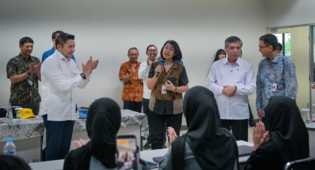 Seskab Teddy Tegaskan Program Magang Nasional Bukti Pemerintah Serius Perluas Kesempatan Kerja Anak Muda