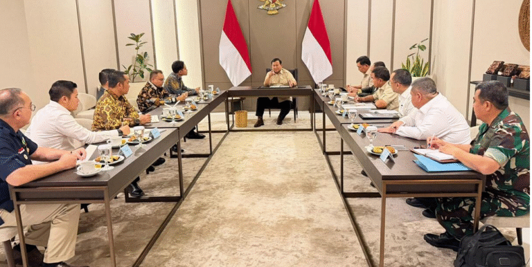 Presiden Prabowo Pimpin Rapat Khusus di Halim Sebelum Bertolak ke Australia