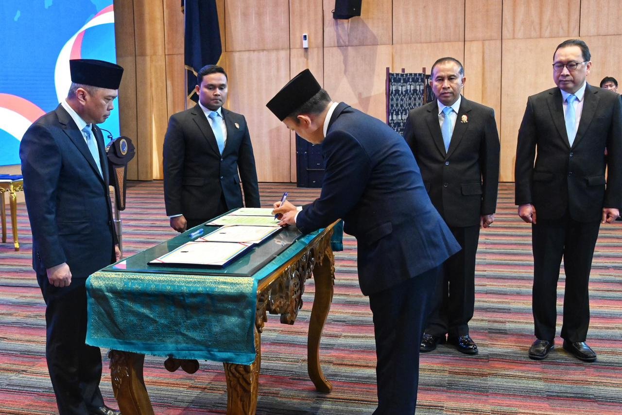 Menhub Dudy Purwagandhi Lantik Kepala BMKG, Dorong Sinergi untuk Keselamatan Transportasi