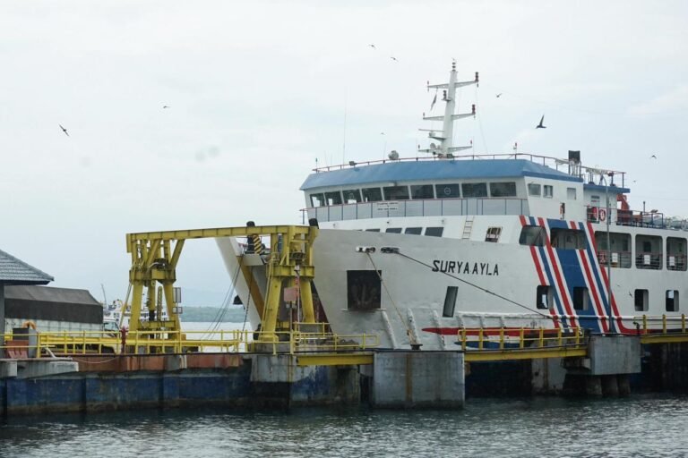 KEMENHUB SUSUN SKEMA PENANGANAN ANTREAN KENDARAAN DI PELABUHAN KETAPANG