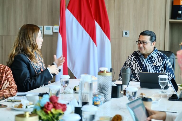 Menteri Ekraf Dorong Malaysia Islamic Art and Design Kembangkan Multiplier Effect Ekonomi Kreatif