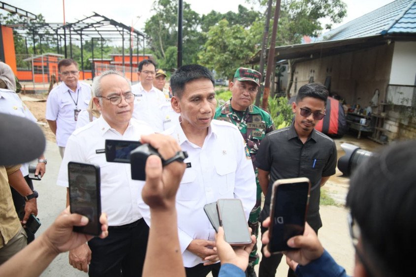 Wamendagri Wiyagus Tinjau Persiapan Lahan Kopdeskel Merah Putih di Samarinda