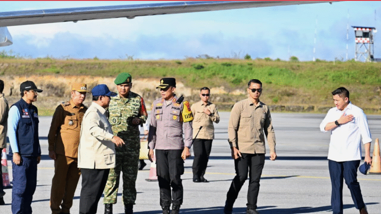 Presiden Prabowo Tiba di Tapanuli Tengah, Pastikan Penanganan Cepat untuk Warga Terdampak Banjir