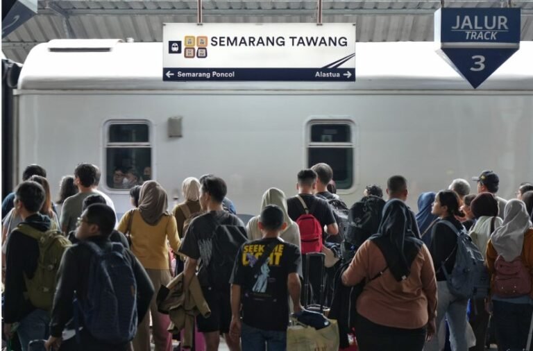Tindak Lanjut Arahan Presiden, Menhub Ajak Masyarakat Manfaatkan Diskon Tarif Transportasi Nataru
