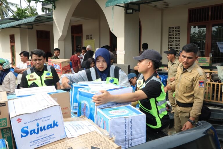 KEMENHUB SALURKAN BANTUAN KEMANUSIAAN PADA KORBAN BANJIR BANDANG DAN TANAH LONGSOR DI SUMATERA