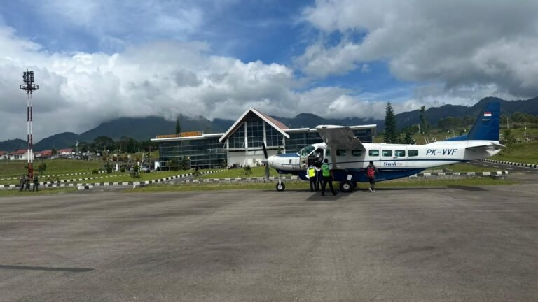 Tarif Pesawat di Rute Rembele Dikeluhkan, Kepala Otban: Itu Penerbangan Charter, Bukan Reguler