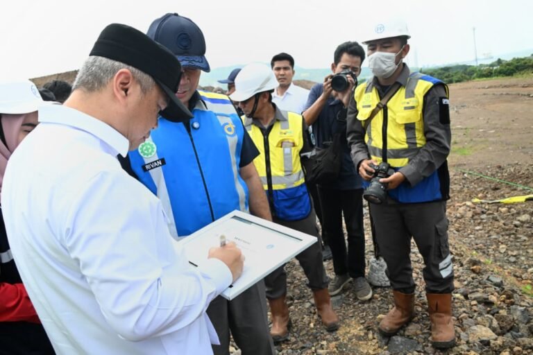 Susuri Jalur Darat Surabaya-Banyuwangi, Menhub Dudy Pastikan Kesiapan Nataru di Jawa Timur