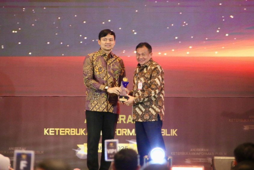 *Kemendagri Kembali Raih Predikat Informatif dari KI Pusat*