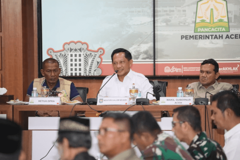 Langkah Cepat Penanganan Pascabencana, Mendagri Serap Aspirasi Kepala Daerah Se-Provinsi Aceh