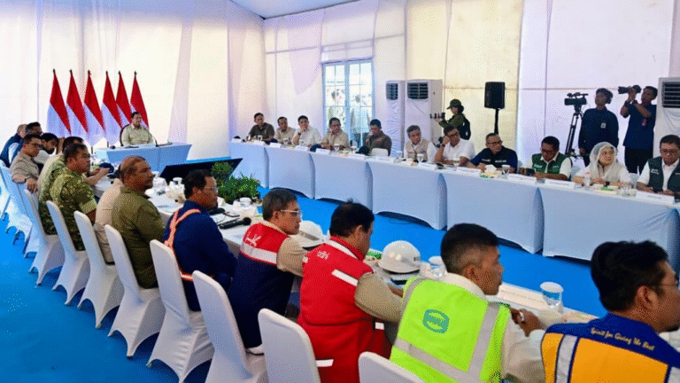 Tinjau Rumah Hunian Danantara, Presiden Prabowo Apresiasi Kolaborasi K/L dan Daerah dalam Penanganan Pascabencana