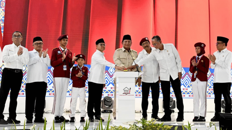 Resmikan 166 Sekolah Rakyat di Seluruh Indonesia, Presiden Prabowo: Langkah Terobosan, Langkah Berani