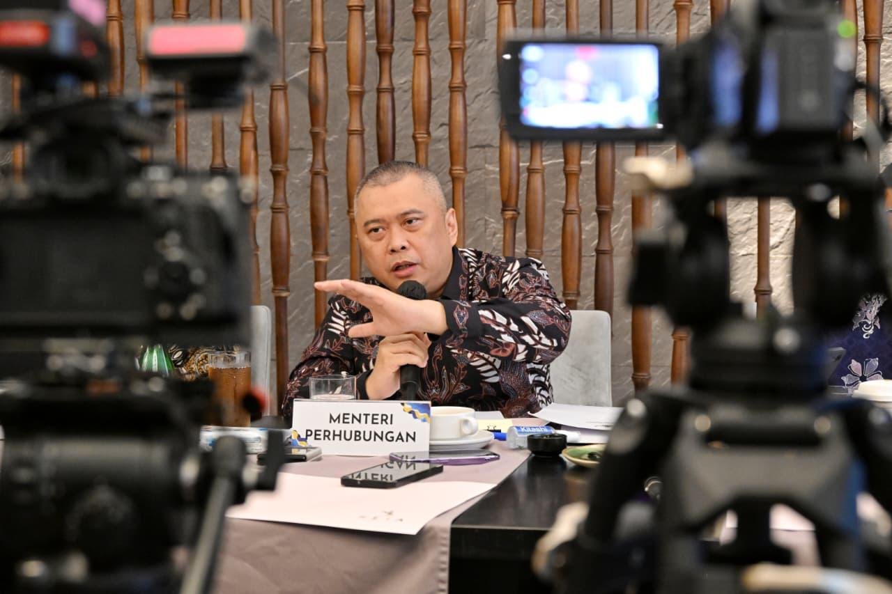 Menhub Dudy Tegaskan Pencarian Intensif Pesawat ATR 42-500, Serpihan Ditemukan di Maros