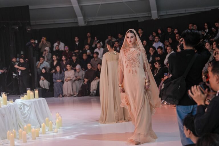 Menteri Ekraf Buka Garis Poetih Raya Festival, Harap Perluas Akses Pasar Pelaku Industri Fesyen