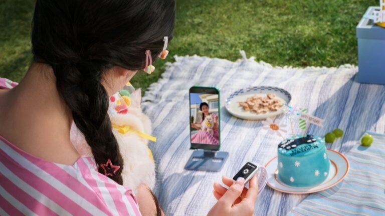   HUAWEI Band 11 Series memberi dukungan penuh untuk gaya hidup aktif dengan pelacakan kesehatan profesional, pemantauan tidur, dan kemudahan beraktivitas tanpa mengorbankan kenyamanan.