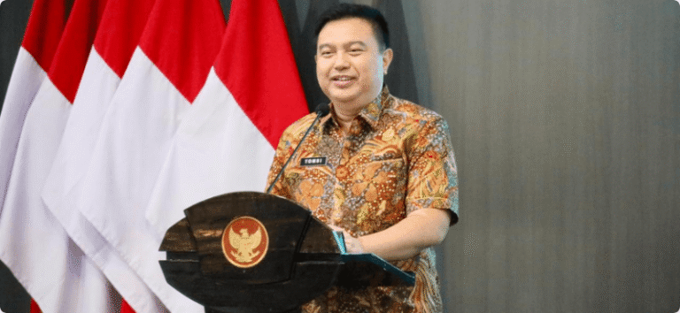 Di Pelantikan APDESI, Sekjen Kemendagri Kembali Ingatkan Pentingnya Bekerja untuk Masyarakat