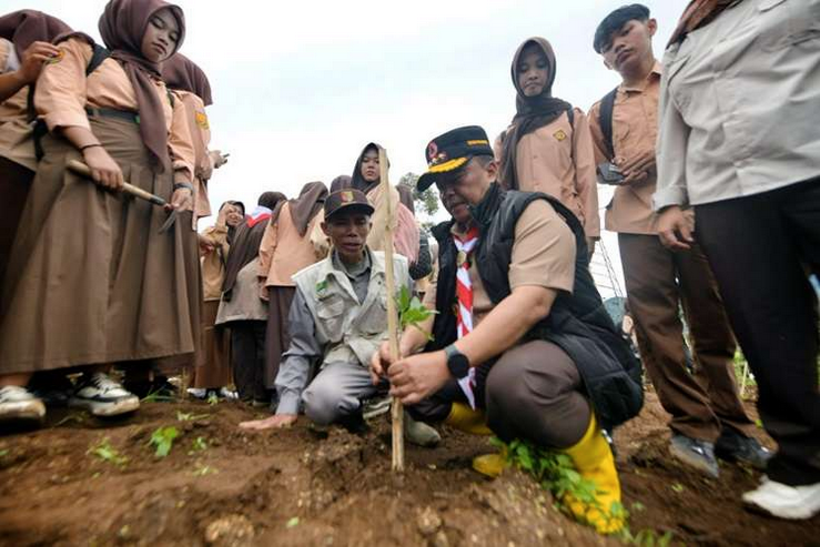 Kwarda Jabar Gelar GAUL, Targetkan Penghijauan 100 Hektar di Bandung Selatan