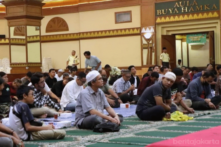 Masjid Agung Al-Azhar Siapkan 800 Paket Takjil Setiap Hari