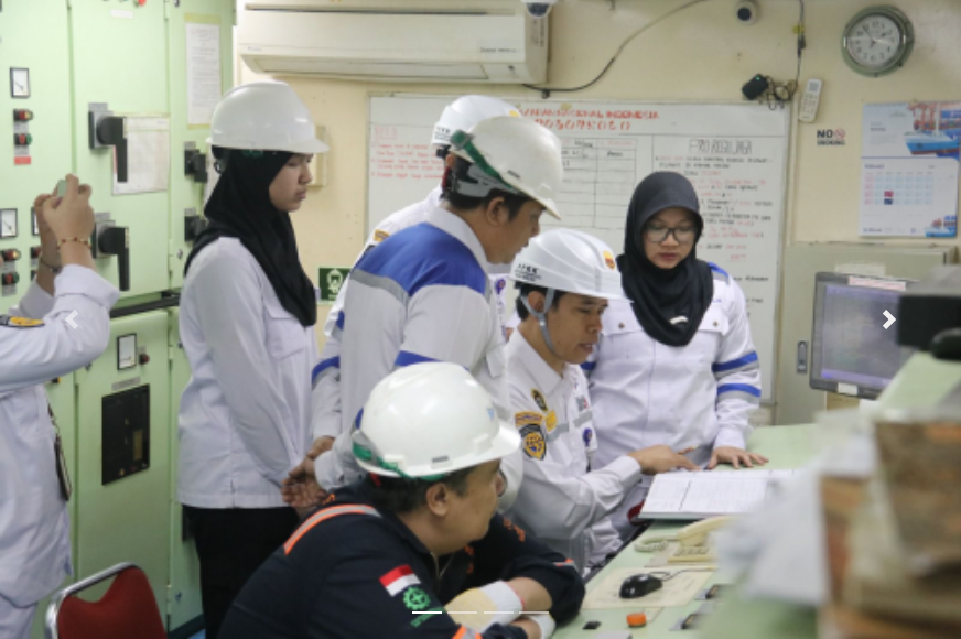 Ditjen Hubla Periksa Kelaiklautan Kapal Penumpang di Makassar, Pastikan Angkutan Laut Lebaran Aman dan Selamat