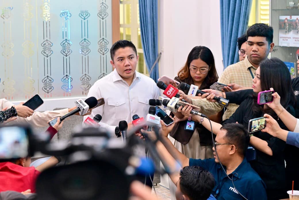 Seskab Tegaskan: Perjalanan Luar Negeri Presiden Prabowo Efisien, Tertib, Efektif dan Sesuai Prosedur