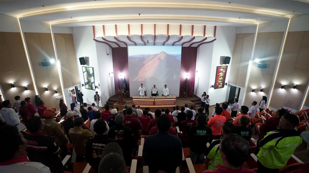 TINGKATKAN KESELAMATAN ANGKUTAN PARIWISATA, DITJEN HUBDAT GELAR BIMTEK SAFETY DRIVING