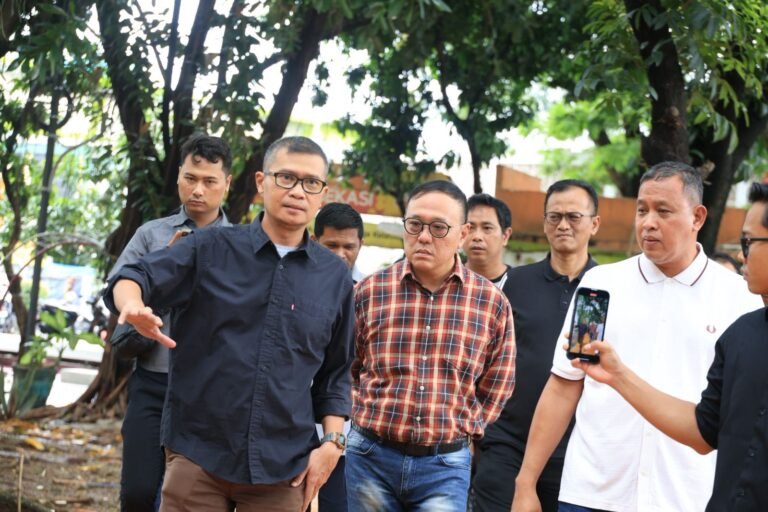 Wali Kota Bekasi Tinjau Perkembangan Alun-Alun, Siapkan Penambahan Fasilitas Yang Lebih Invofatif