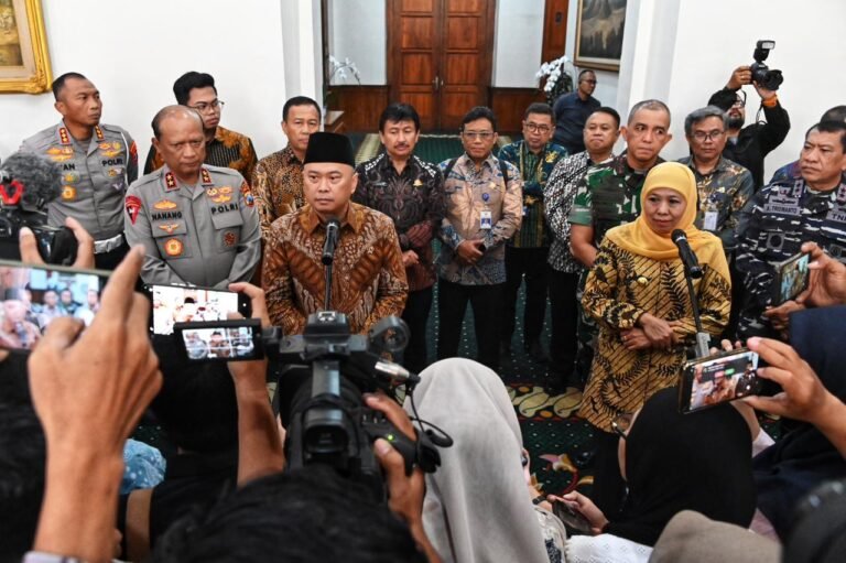Menhub Dudy Bersama Gubernur Jawa Timur Pastikan Kesiapan Pelaksanaan Angkutan Lebaran 2026