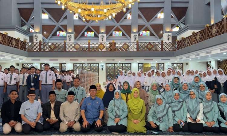 Sekda Kabupaten Bogor Apresiasi Smartren Ekologi Takzim SMAN 2 Cibinong