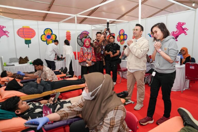 Wamen Ekraf dan Raffi Ahmad Gaungkan Semangat Kebinekaan di Harmoni Imlek Nusantara