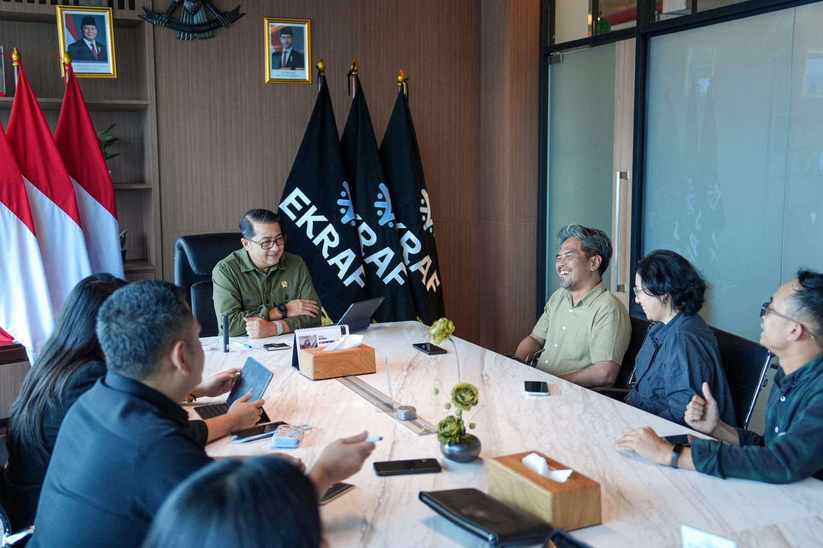 Menteri Ekraf Dorong Peningkatan Talenta Desainer Mebel saat Bertemu HDMI