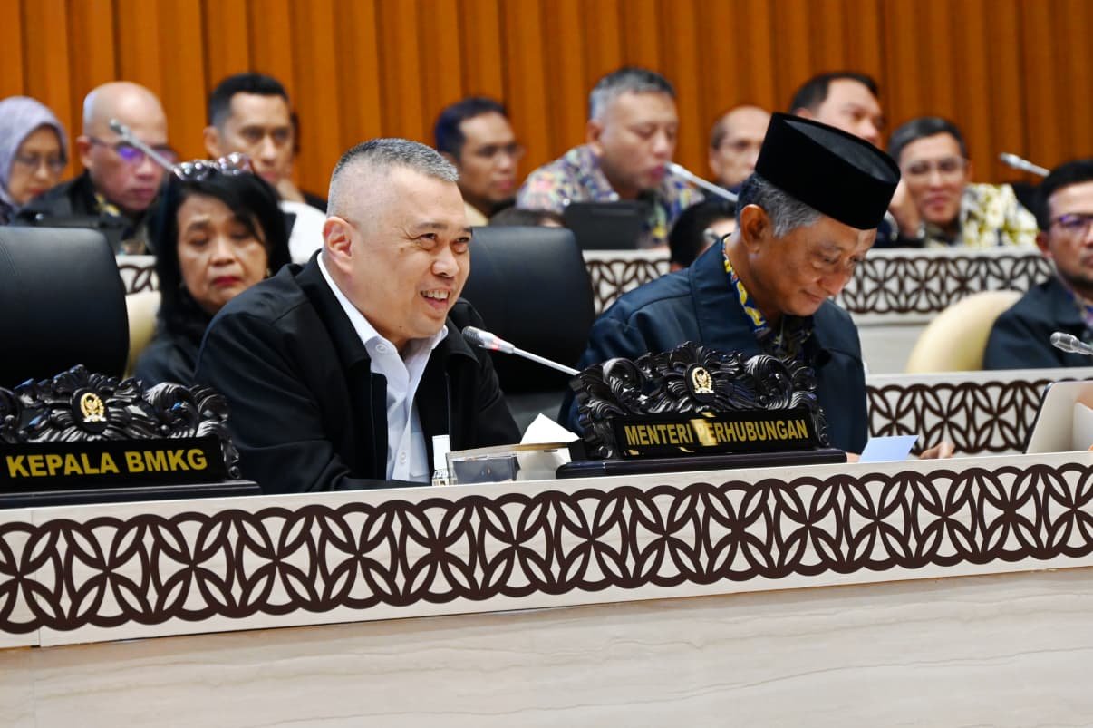 Menhub Dudy Sampaikan Kesiapan Infrastruktur dan Layanan Transportasi Angkutan Lebaran 2026 kepada Komisi V DPR RI