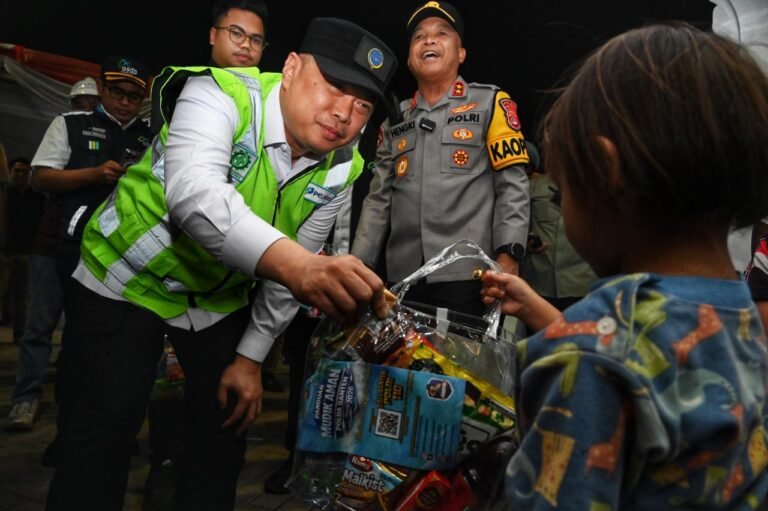 Menhub Dudy Tinjau Tiga Pelabuhan di Wilayah Banten, Pastikan Penyeberangan Jawa-Sumatra Lancar Jelang Puncak Arus Mudik