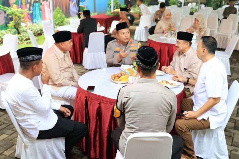 Wali Kota Bekasi Gelar Open House Hari Pertama Lebaran, Pererat Silaturahmi dengan Warga