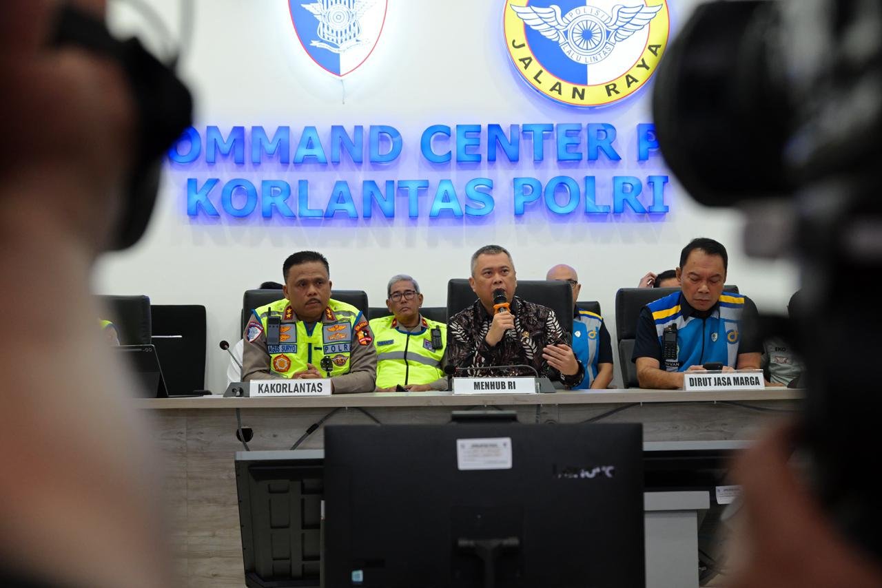 Urai Kepadatan di Jalur Tol Trans Jawa, Menhub Dudy dan Kakorlantas Berlakukan One Way dari KM 132 sampai KM 70