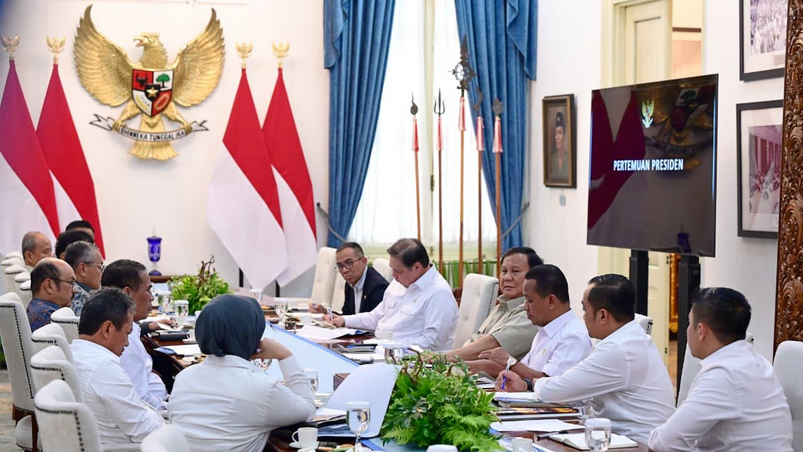 Pimpin Rapat Terbatas, Presiden Prabowo Instruksikan Percepatan Pembangunan Kampung Nelayan Merah Putih