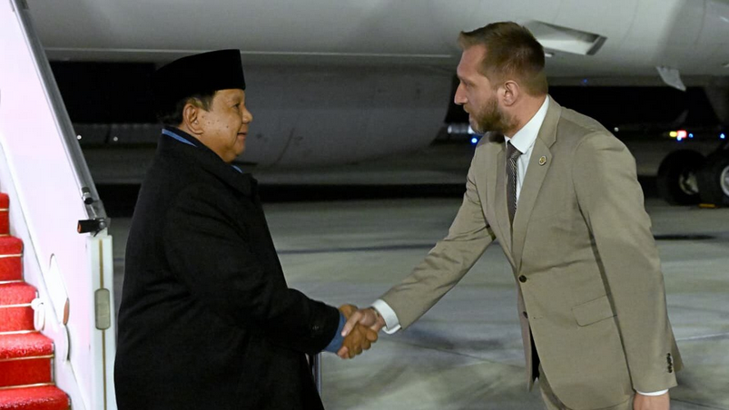 Seskab Teddy: Presiden Prabowo Tiba di Paris Usai Pertemuan Intensif 5 Jam dengan Presiden Putin di Kremlin