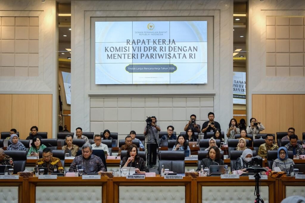 Di Tengah Tekanan Global, Kemenpar Siapkan Strategi Jaga Target Pariwisata 2026