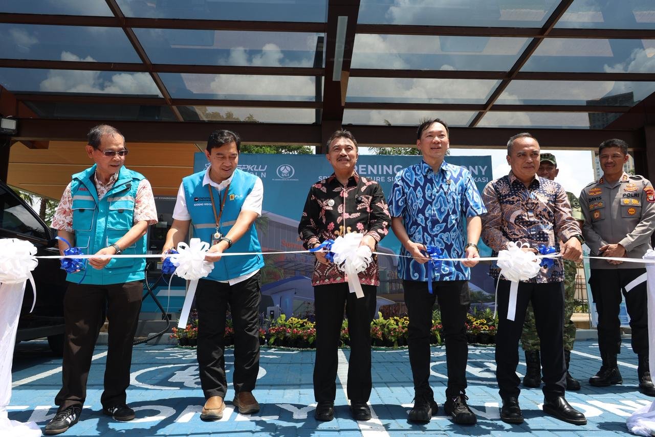 Wakil Wali Kota Bekasi Hadiri Peresmian SPKLU Berkapasitas Besar di Summarecon Mall Bekasi