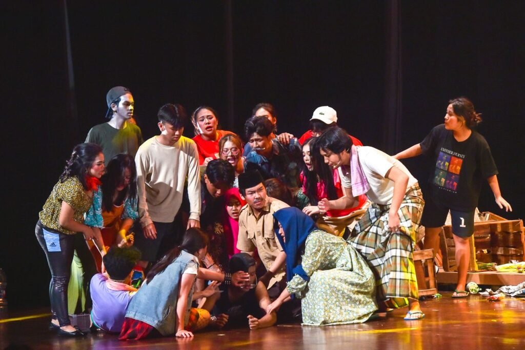 Wamen Ekraf Apresiasi “Semesta Berdendang”, Mahasiswa Angkat Dangdut ke Panggung Musikal Modern