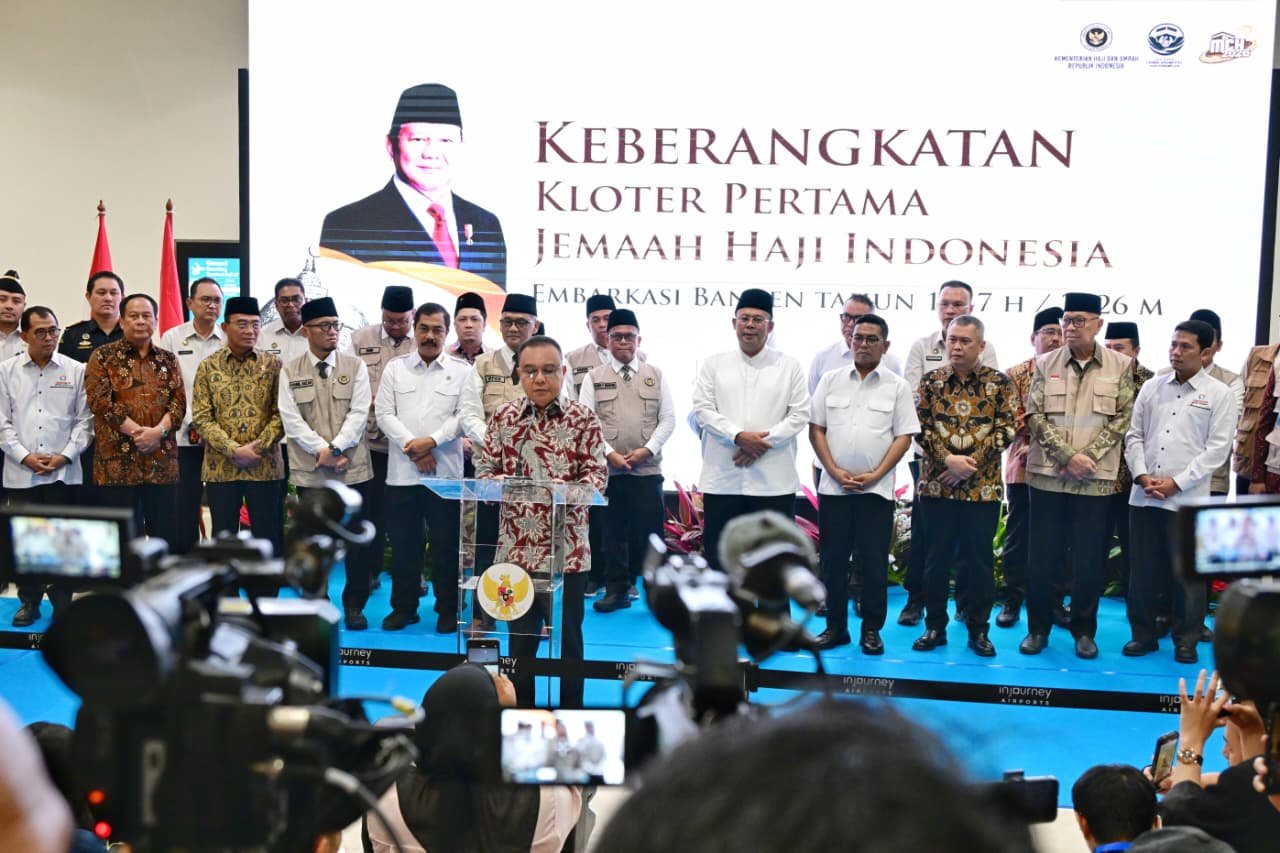 Menhub Dudy Lepas Keberangkatan Jemaah Haji Kloter Pertama 2026