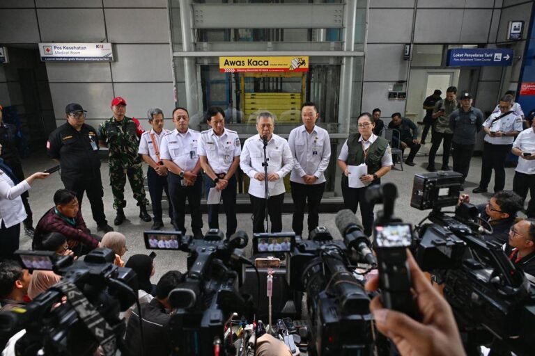Menhub Dudy Tekankan Aspek Keselamatan Saat Pembukaan Kembali Stasiun Bekasi Timur Pascainsiden KA
